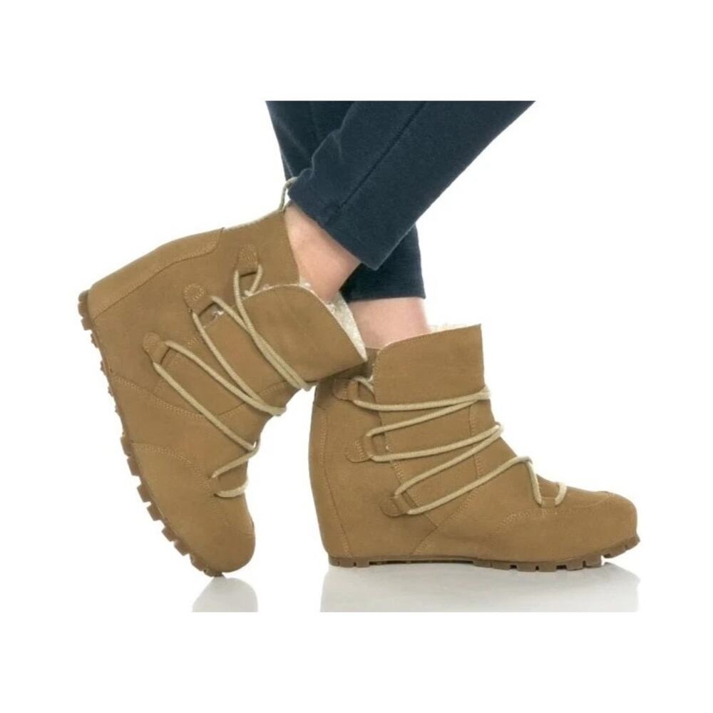 MERRILL New $170 Moab Camel Wedge Polar Laced Boots Faux Fur Lining Size 6